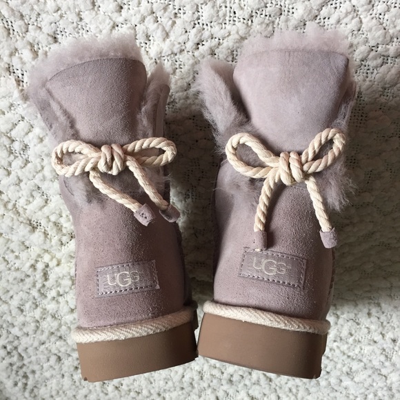 UGG Shoes - NWT Ugg Selene Ankle Boot, Oyster Gray, 11